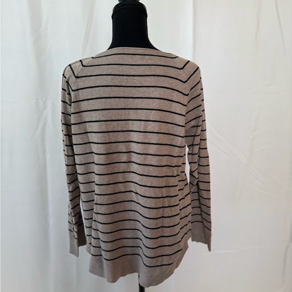 Pink Clover Sweater - Picture 6 of 6